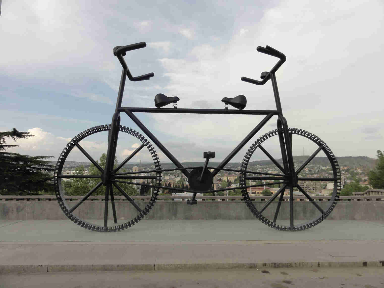 largest bike manufacturers