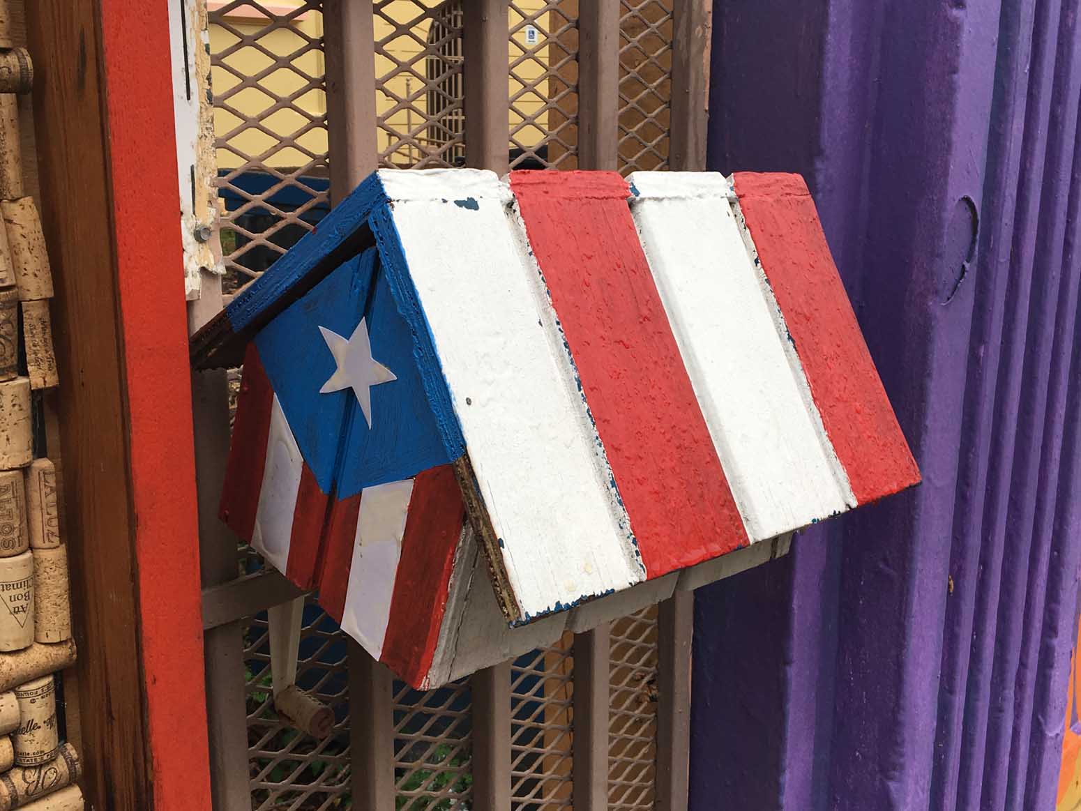 A patriotic mailbox